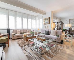 Living room of Flat to rent in  Madrid Capital  with Air Conditioner, Heating and Storage room