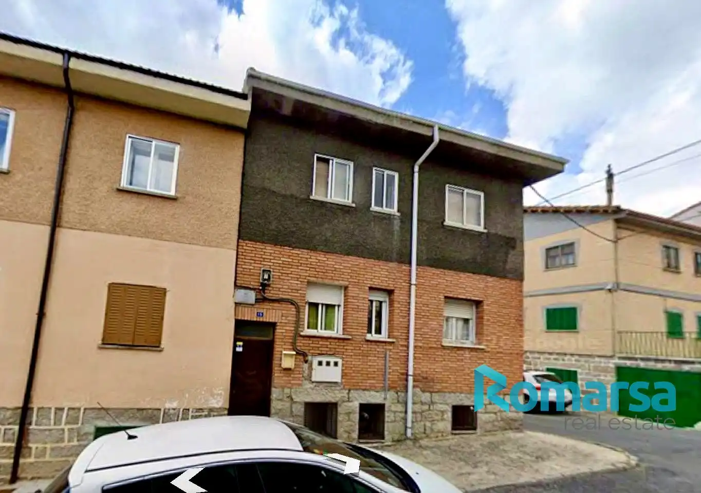 Vista exterior de Piso en venta en Las Navas del Marqués  con Parquet, Terraza y Trastero