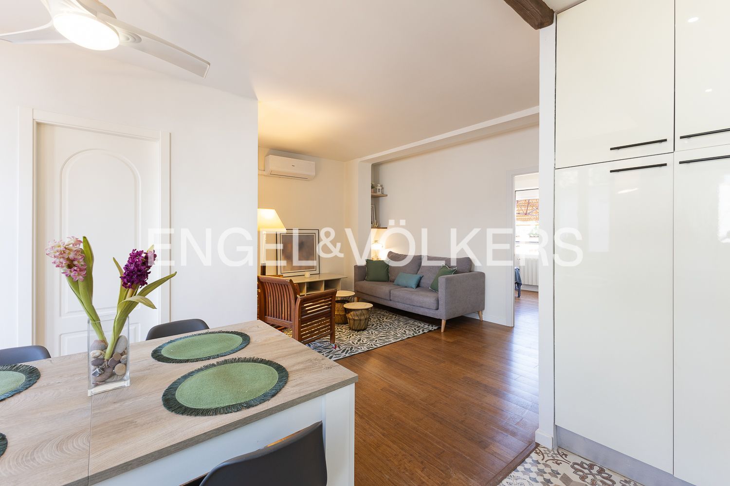 Wohnzimmer von Wohnungen miete in Moncada mit Klimaanlage, Heizung und Parkett