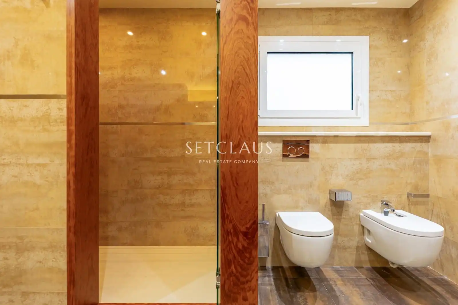 Bathroom of Flat for sale in Barcelona  with Air Conditioner and Alarm