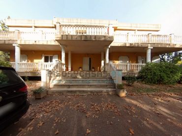 Villa avec balcon à vendre à Calle Moliner Maria 30