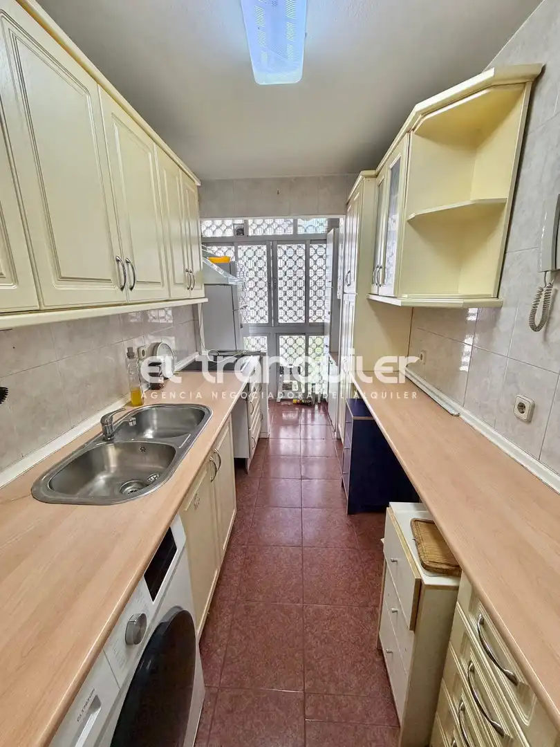 Küche von Wohnung zur Miete in Madrid mit Klimaanlage, Parkett und Terrasse