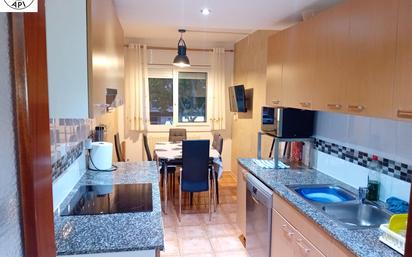 Kitchen of Flat for sale in Girona Capital  with Air Conditioner and Terrace