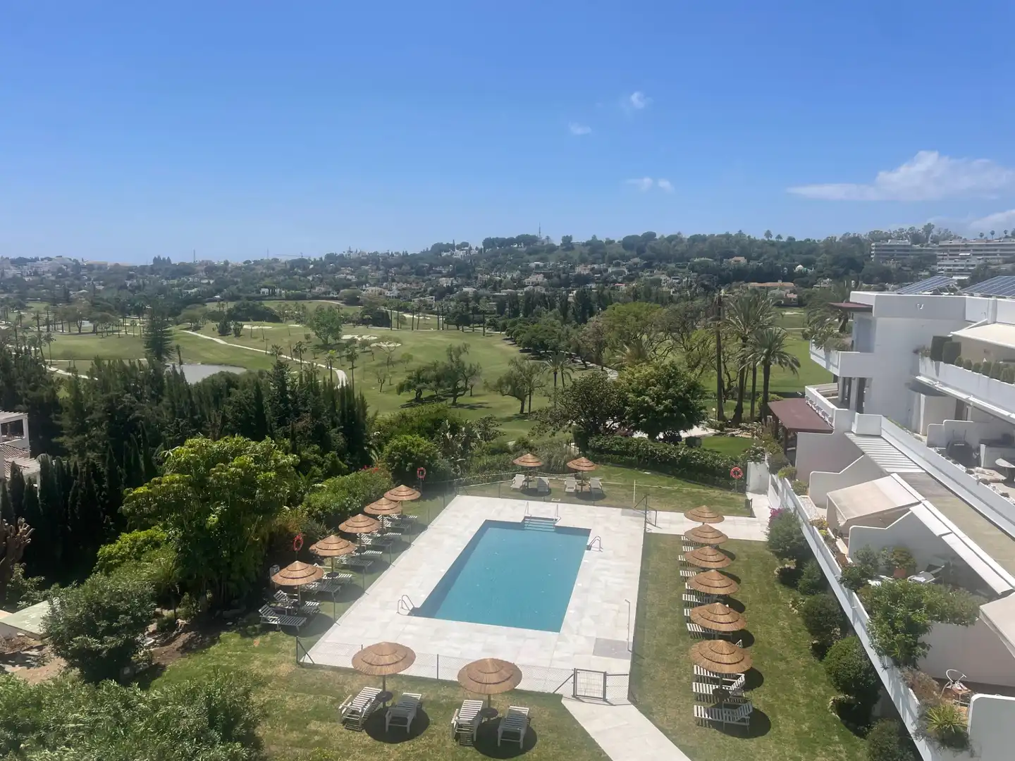 Piscina de Apartamento de alquiler en Marbella con Aire acondicionado, Terraza y Amueblado