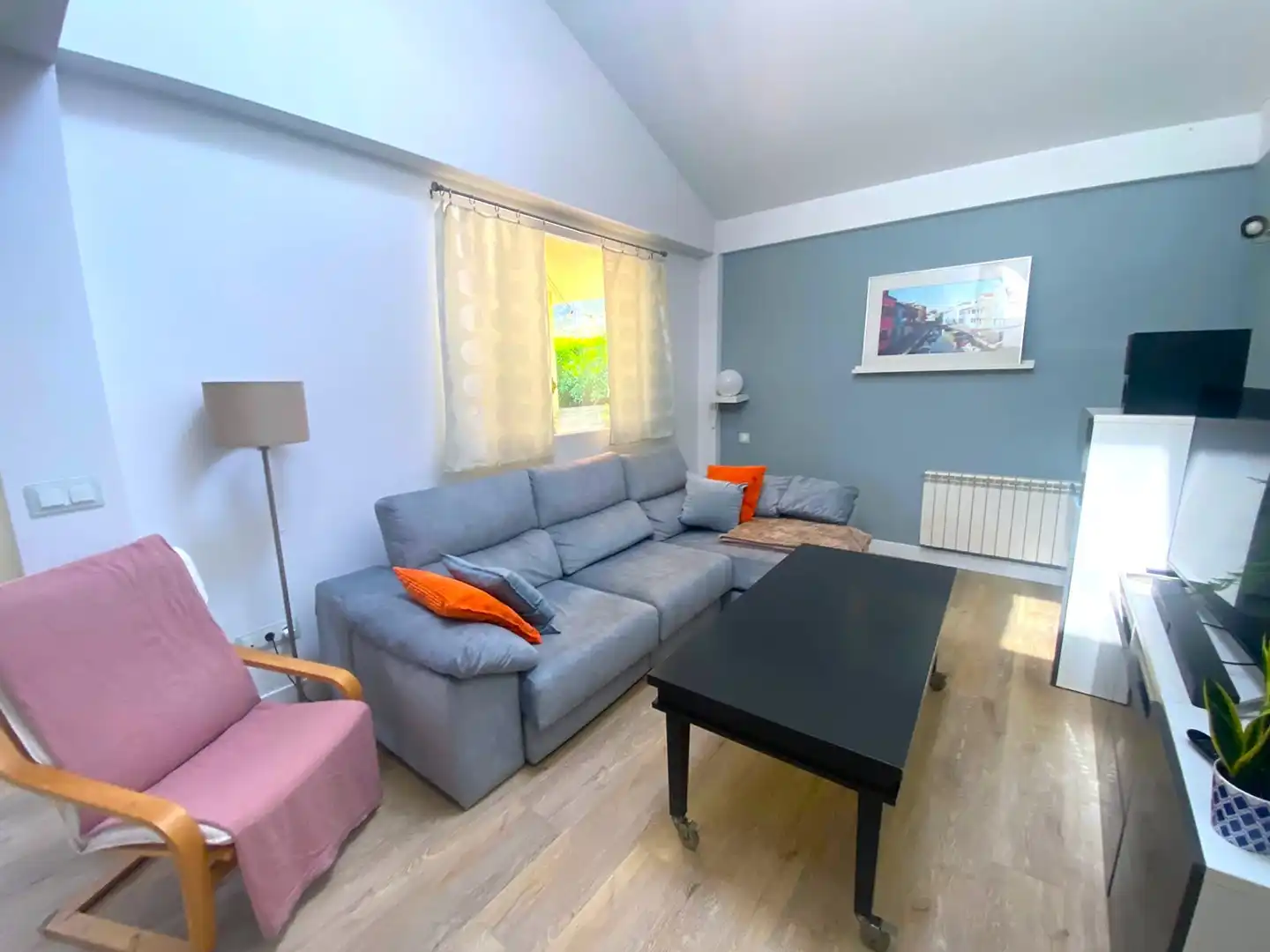 Living room of Houses for sale in Castro-Urdiales  with Heating, Private garden and Parquet flooring