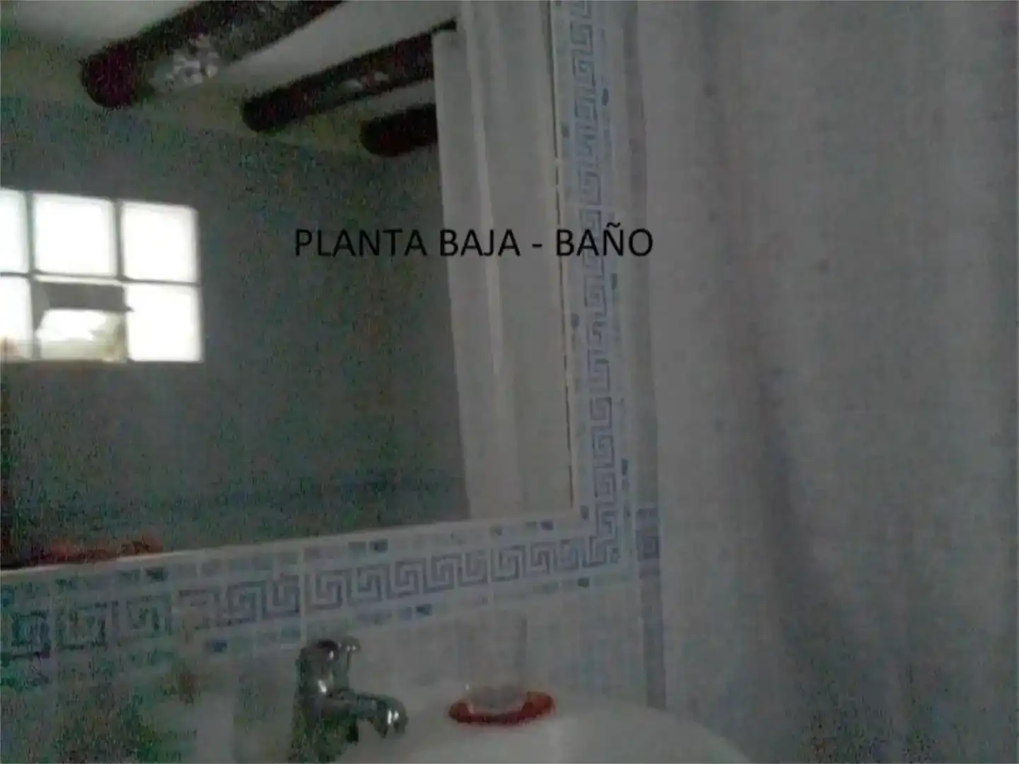Bany de Casa adosada en venda en Carenas amb Aire condicionat, Moblat i Balcó
