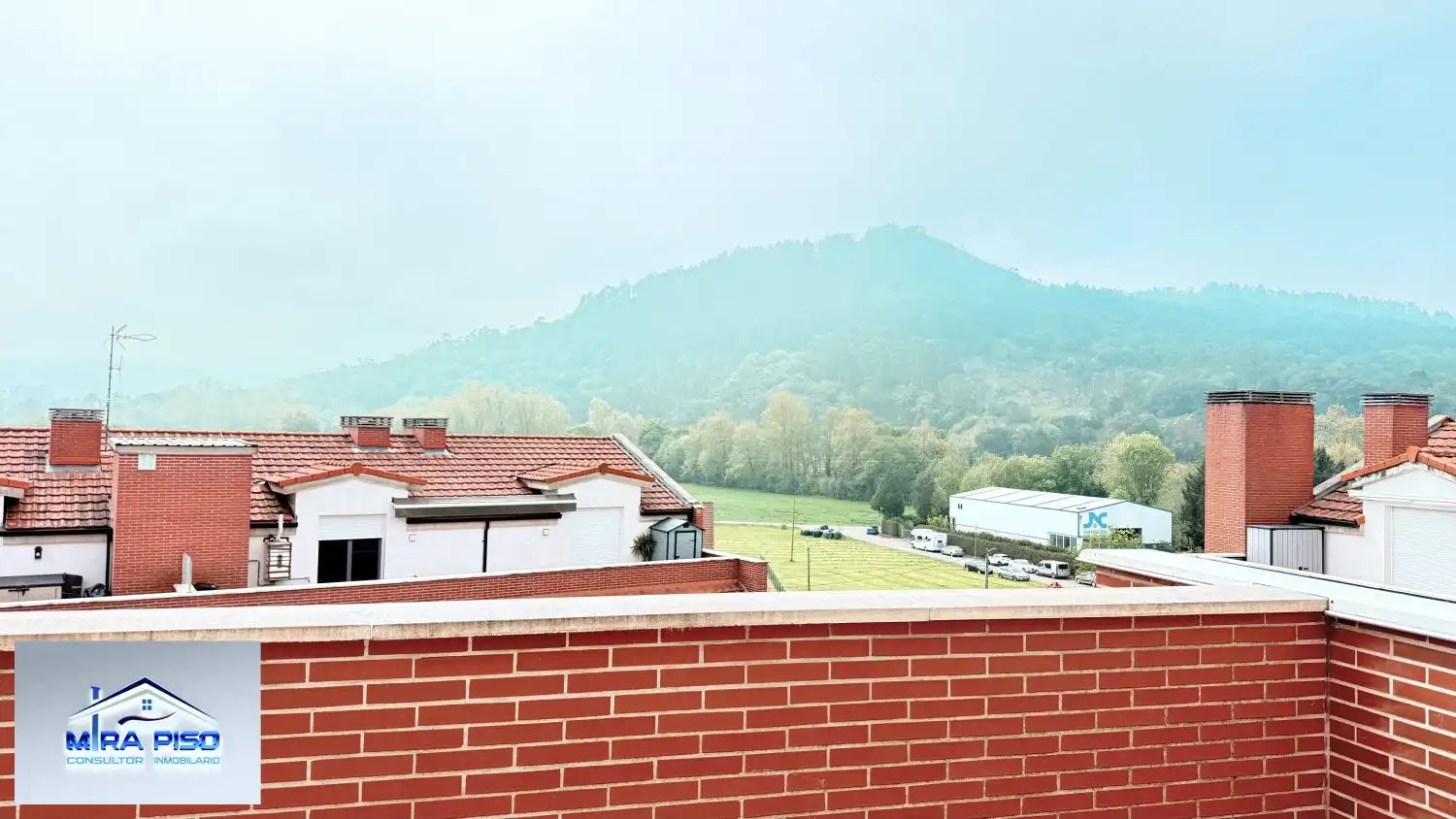 Terraza de Ático en venta en Entrambasaguas con Calefacción, Parquet y Terraza