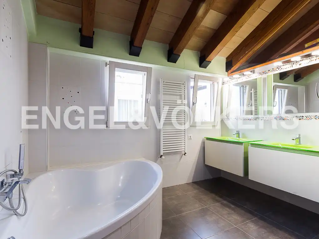 Bathroom of Houses for sale in Alzira  with Air Conditioner, Heating and Terrace