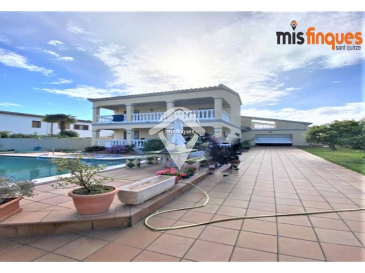 Vista exterior de Casa o xalet en venda en El Vendrell amb Calefacció, Jardí privat i Terrassa