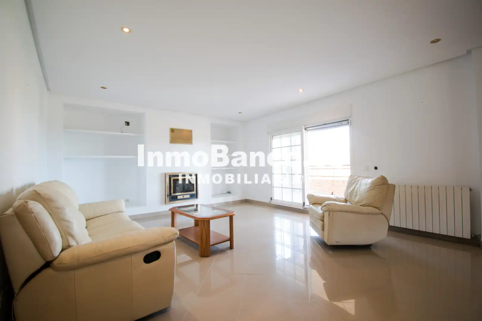 Sala de estar de Casa o chalet en venta en Chiva con Aire acondicionado, Calefacción y Jardín privado