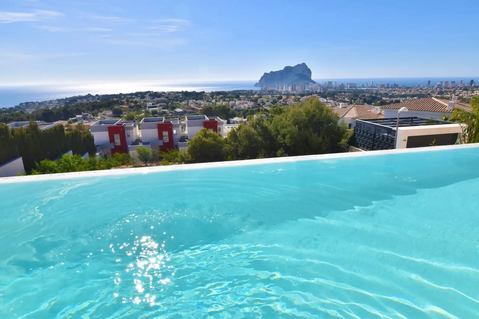 Casa con piscina en venta en Cometa