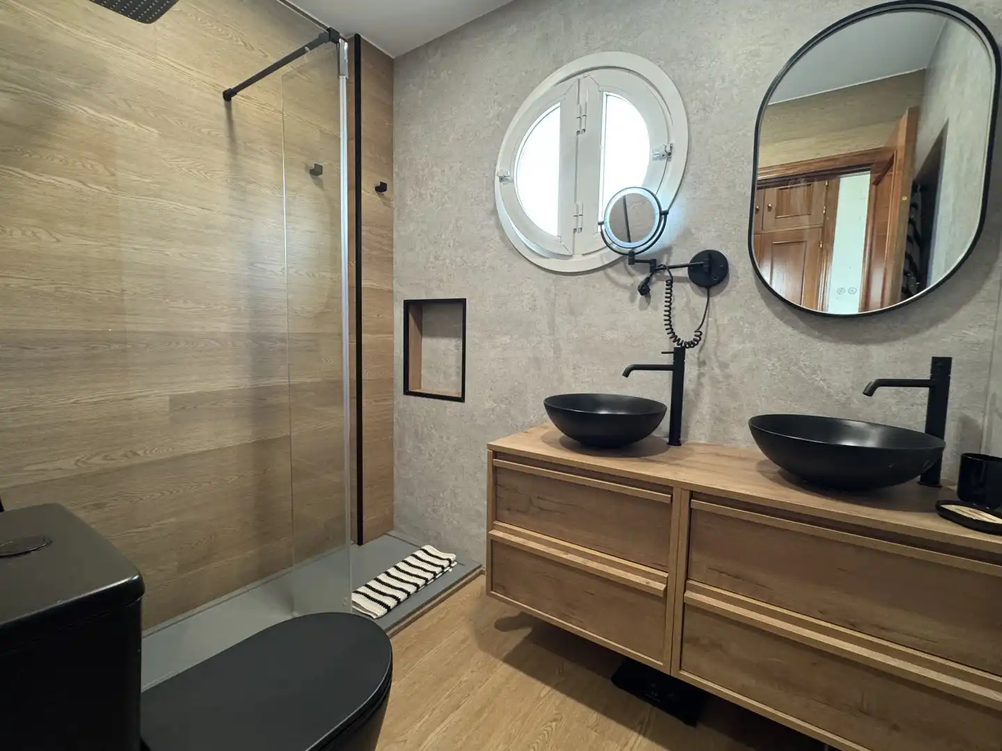 Baño de Casa adosada en venta en Bormujos con Aire acondicionado, Terraza y Trastero