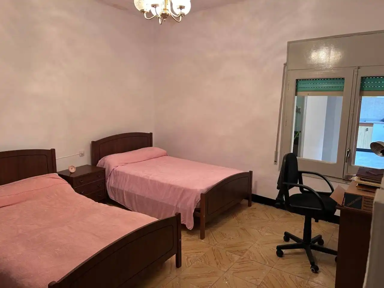 Habitación de Casa o chalet en venta en Albelda con Calefacción, Jardín privado y Amueblado