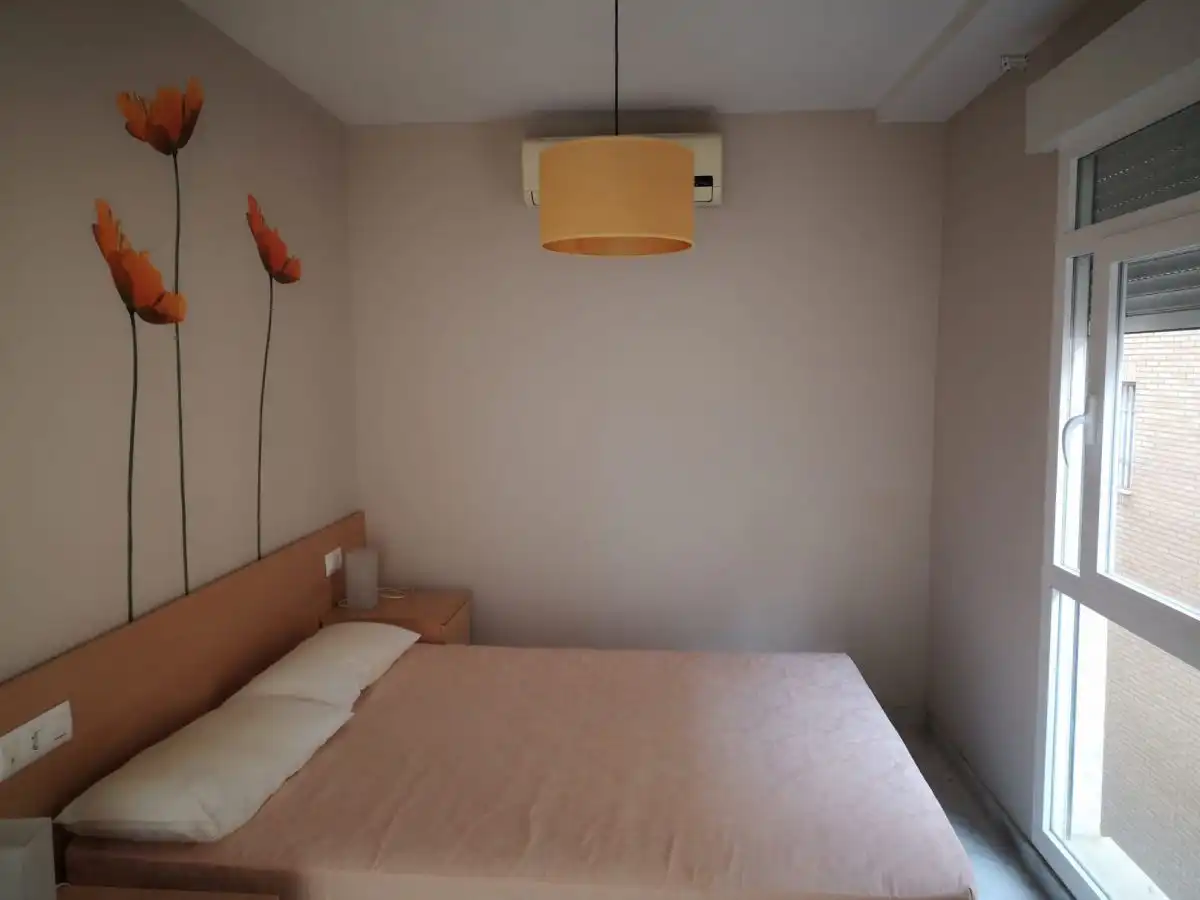 Schlafzimmer von Wohnungen zur Miete in Jaén mit Klimaanlage, Heizung und Abstellraum