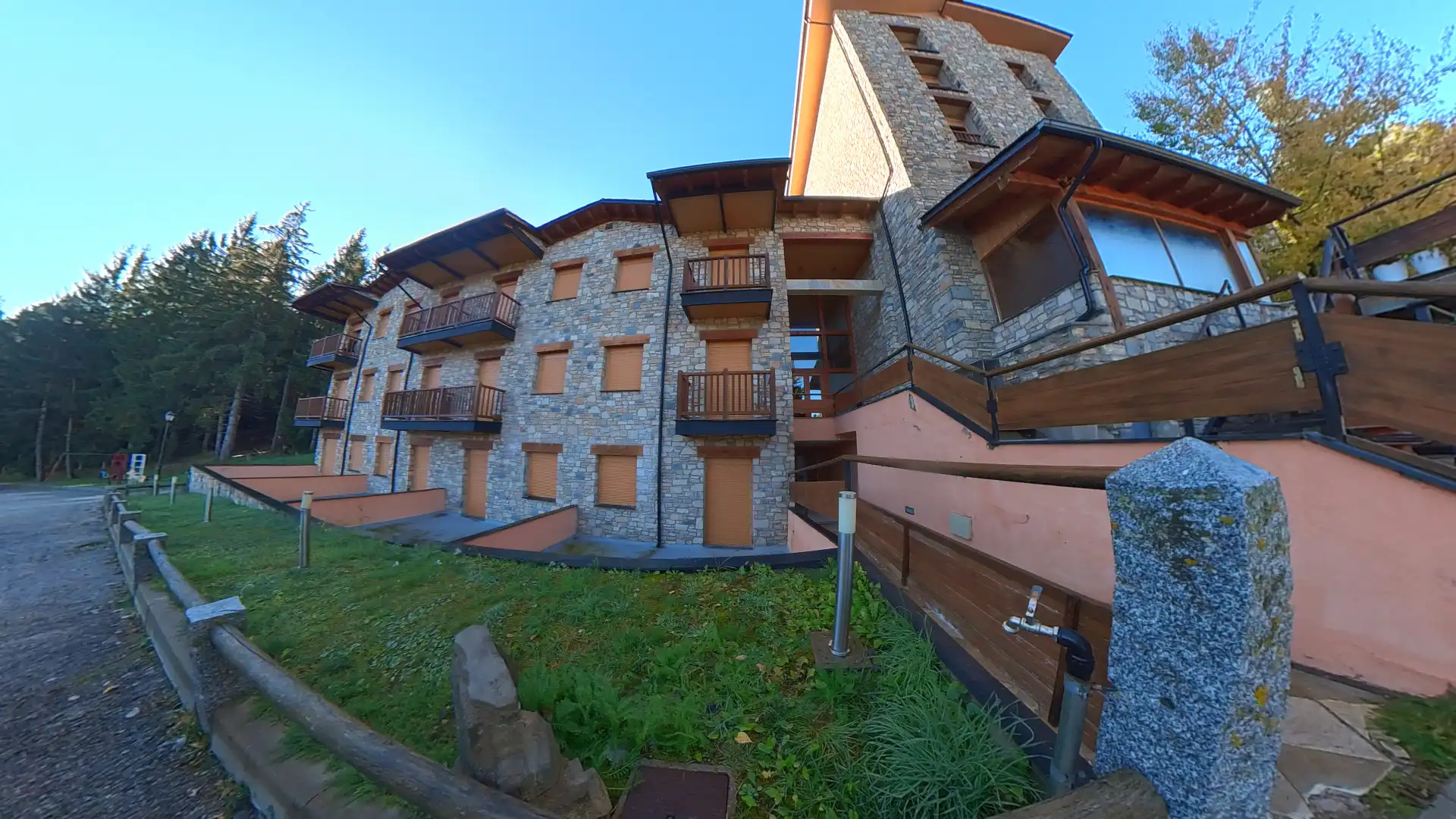 Exterior view of Buildings for sale in Alp