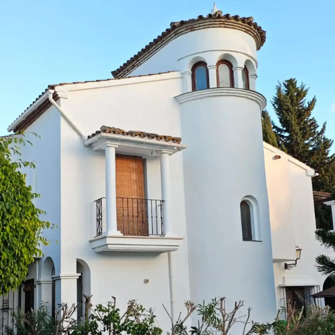Wohnung mit Pool zum Verkauf in Avenida Benamara 15