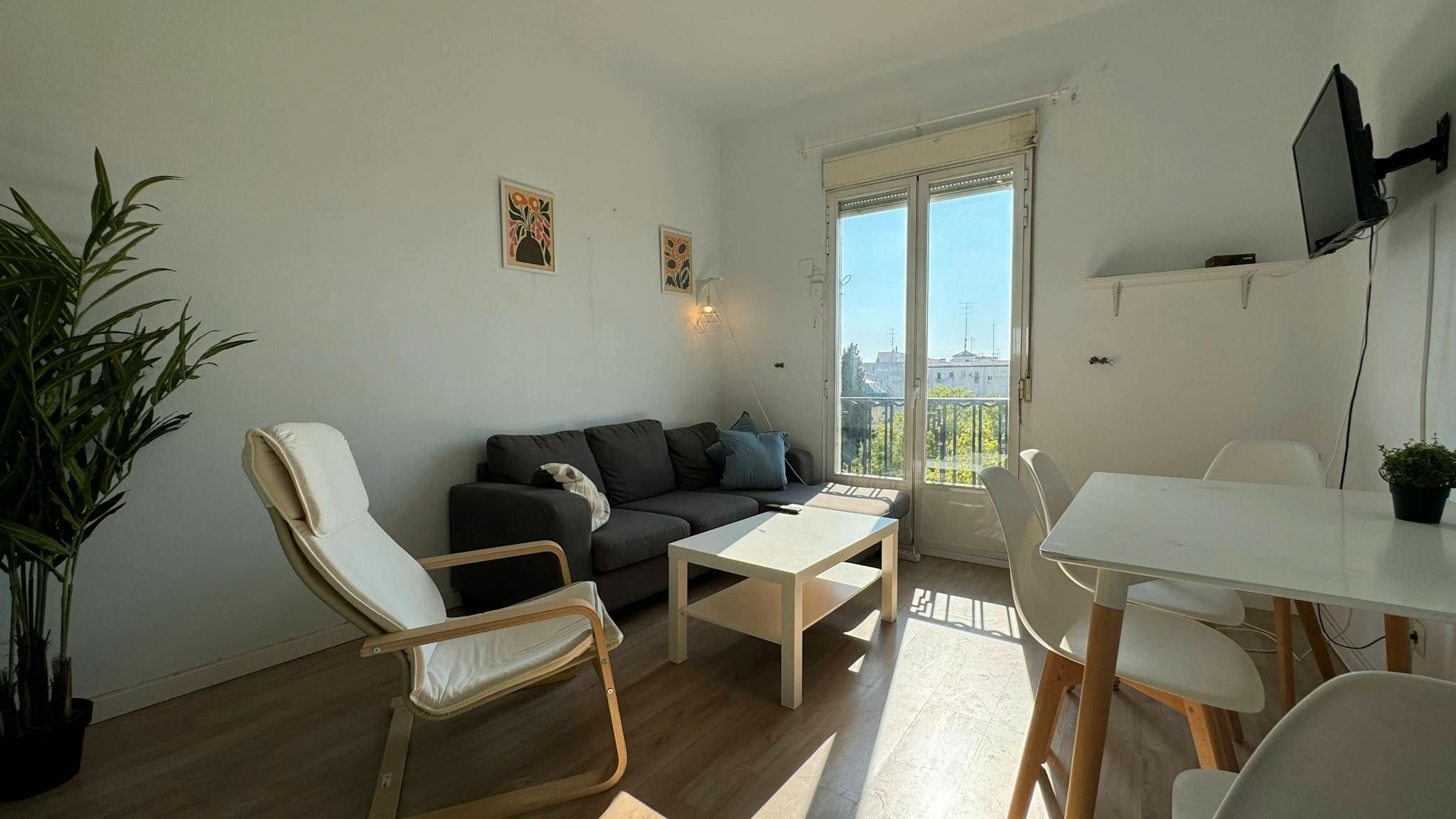 Sala de estar de Piso de alquiler en  Madrid Capital con Calefacción, Amueblado y Lavadora