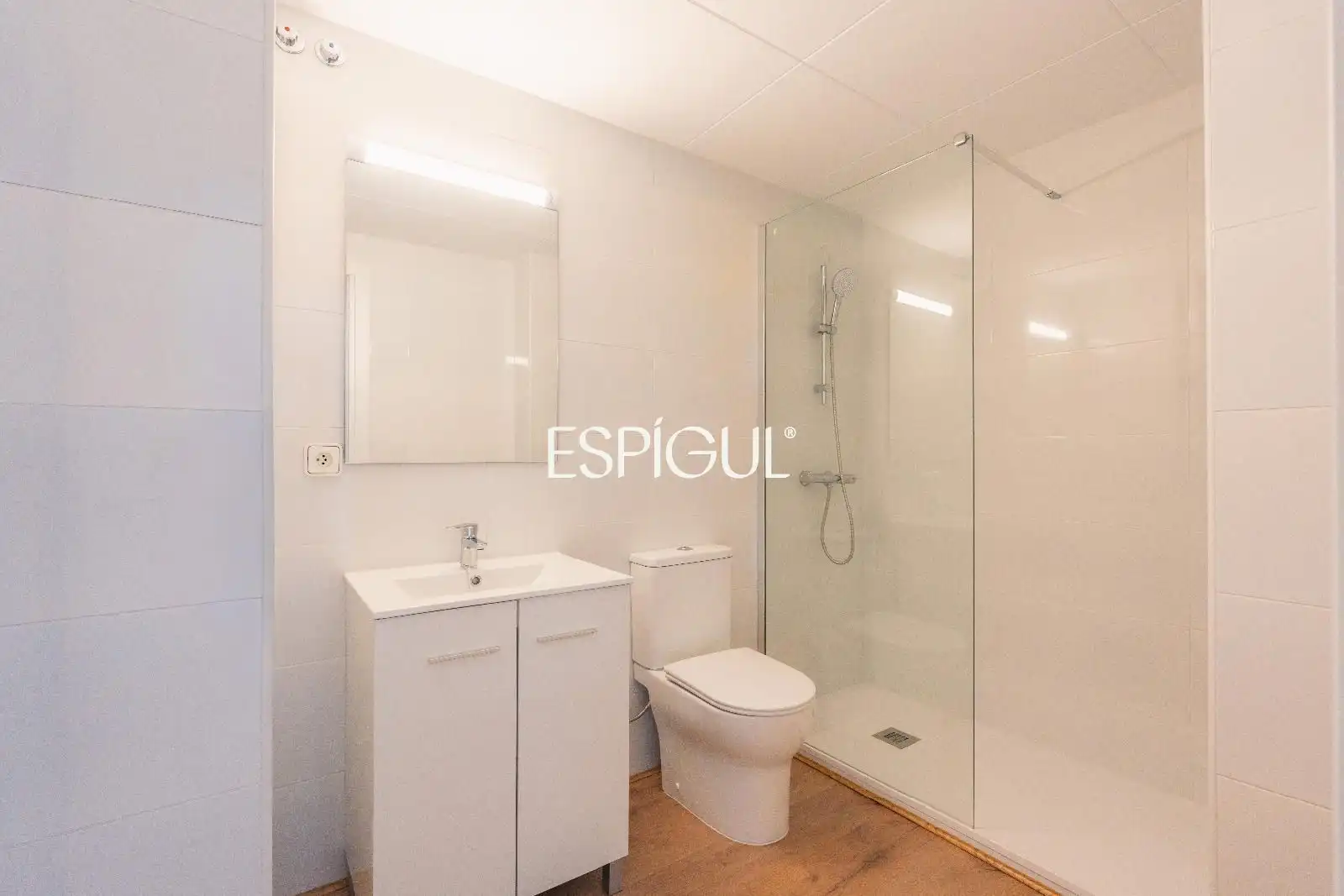 Baño de Piso en venta en Girona con Aire acondicionado, Parquet y Terraza