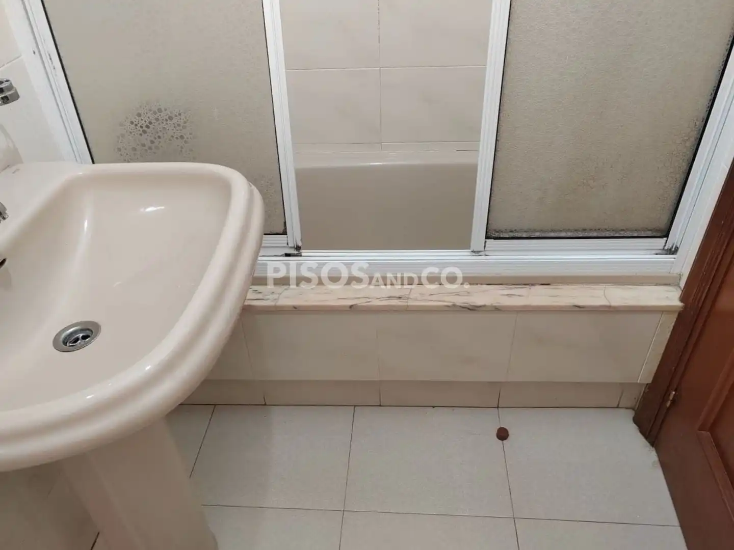 Baño de Piso en venta en A Coruña Capital  con Calefacción y Trastero