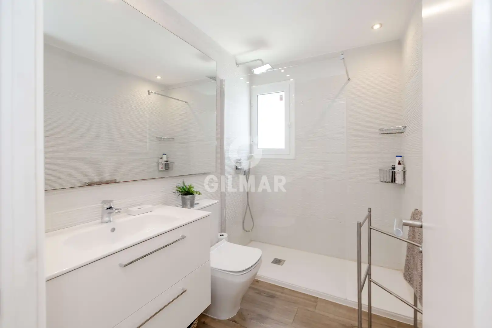 Bathroom of Apartments for sale in Benahavís  with Heating, Swimming Pool and Balcony