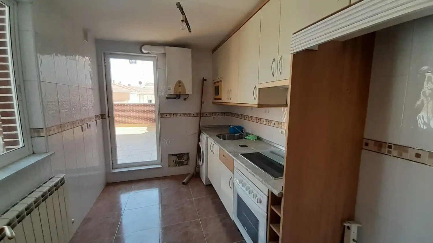Cuina de Àtic de lloguer en Santa Marta de Tormes amb Calefacció, Terrassa i Balcó