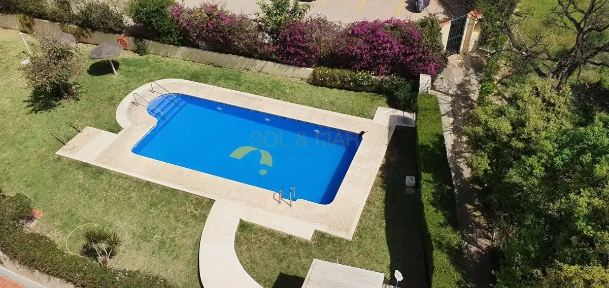 Schwimmbecken von Dachboden zur Miete in Mijas mit Klimaanlage, Heizung und Terrasse