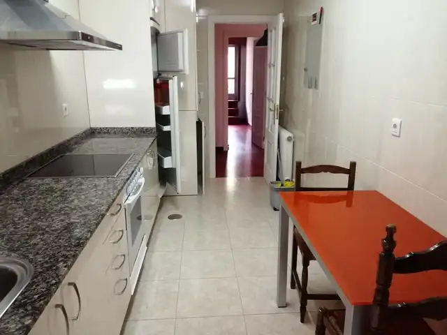 Küche von Wohnung zur Miete in Santiago de Compostela  mit Heizung, Terrasse und Möbliert