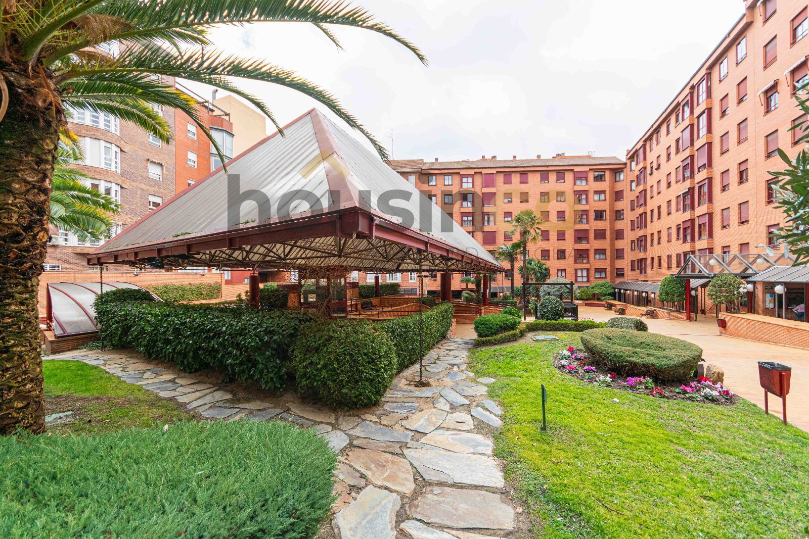 Vista exterior de Piso en venta en  Madrid Capital con Aire acondicionado, Calefacción y Trastero