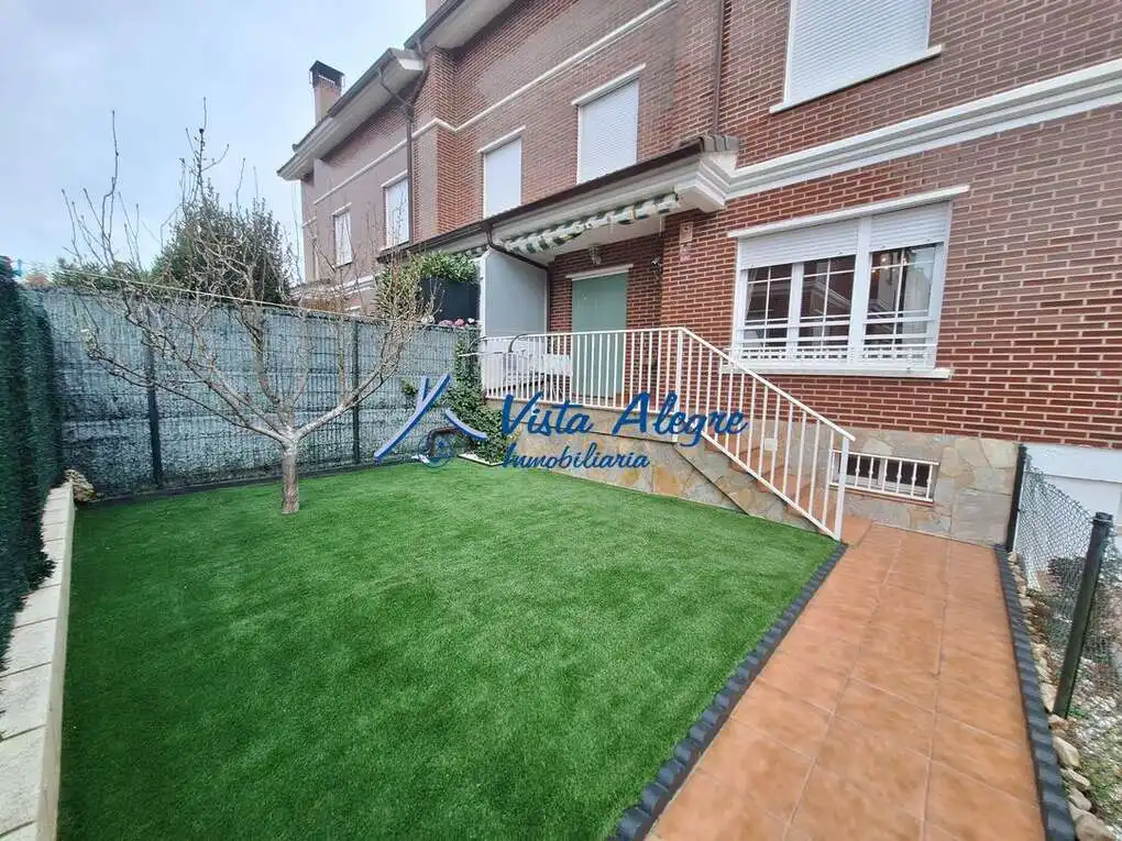Vista exterior de Casa adosada en venta en Casalarreina con Calefacción, Jardín privado y Parquet