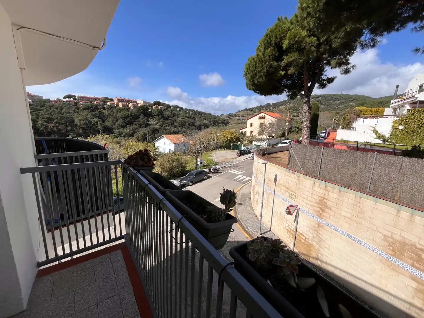 Vista exterior de Apartamento de alquiler en Sant Pol de Mar con Amueblado, Lavadora y Balcón