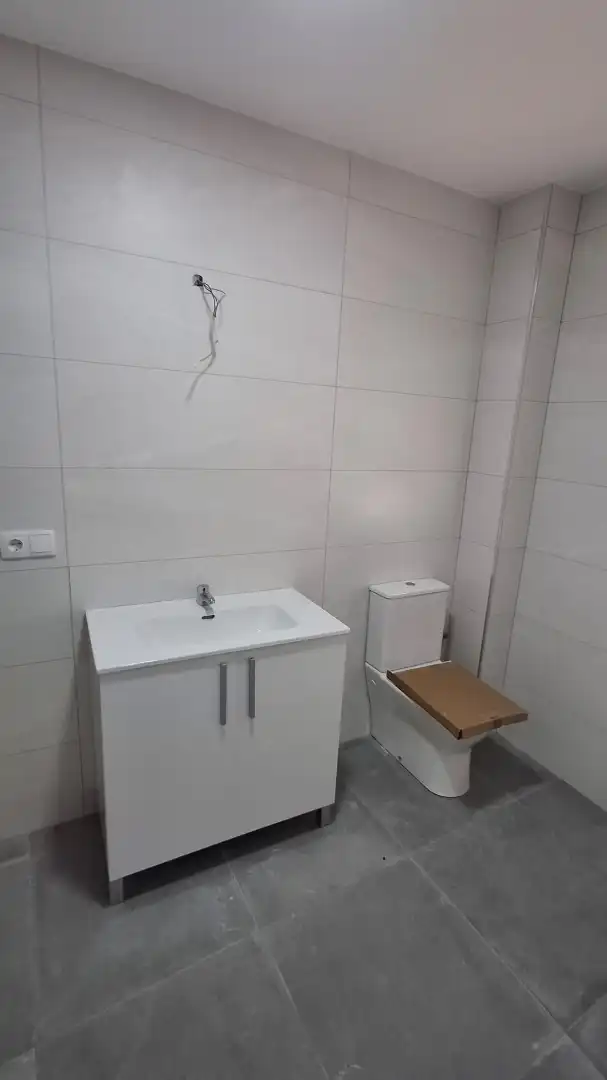 Baño de Piso en venta en Dos Hermanas con Balcón
