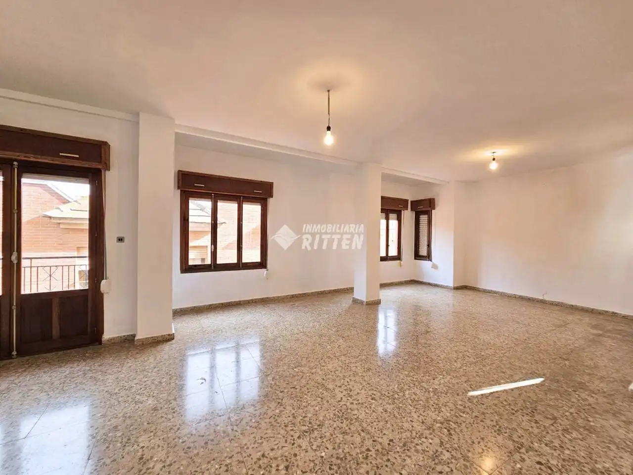 Sala d'estar de Pis en venda en La Unión amb Balcó