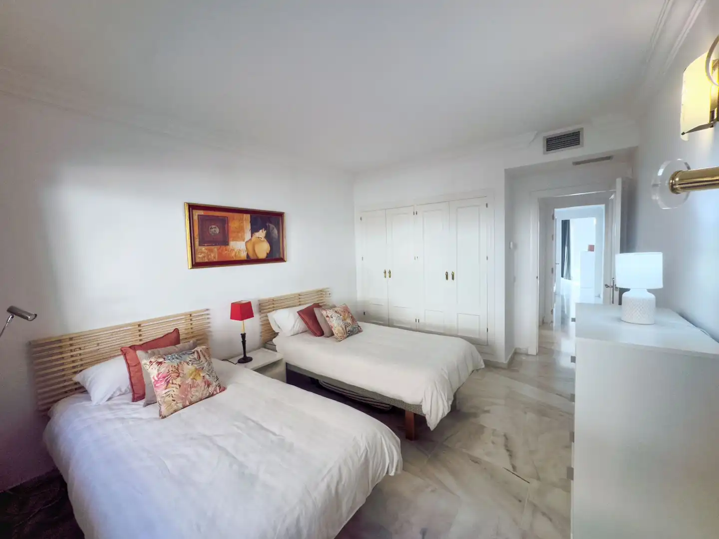 Habitación de Apartamento de alquiler en Marbella con Aire acondicionado, Calefacción y Terraza