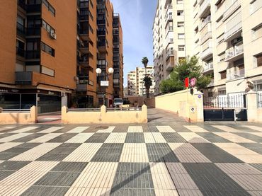 Individuel à vendre à Alameda de San Antón 13
