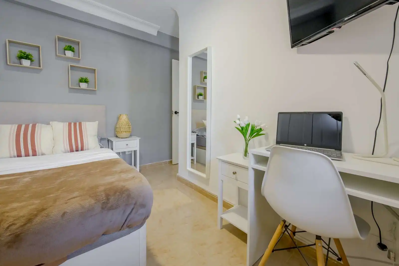 Room in Lucero