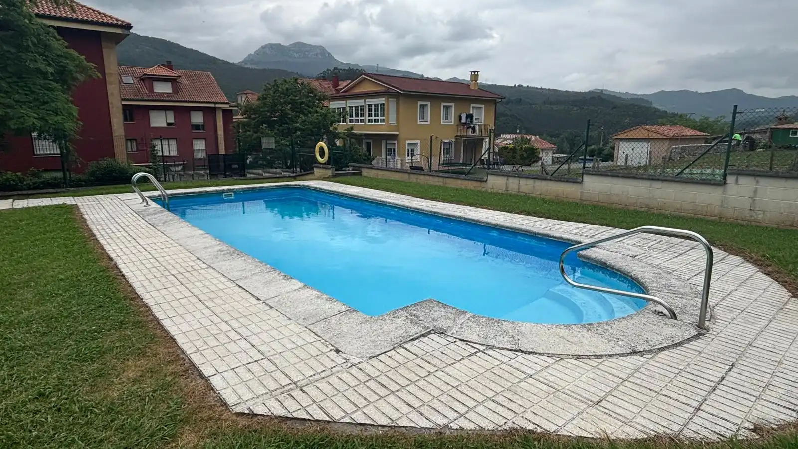 Schwimmbecken von Wohnung zum Verkauf in Ramales de la Victoria mit Heizung, Terrasse und Möbliert