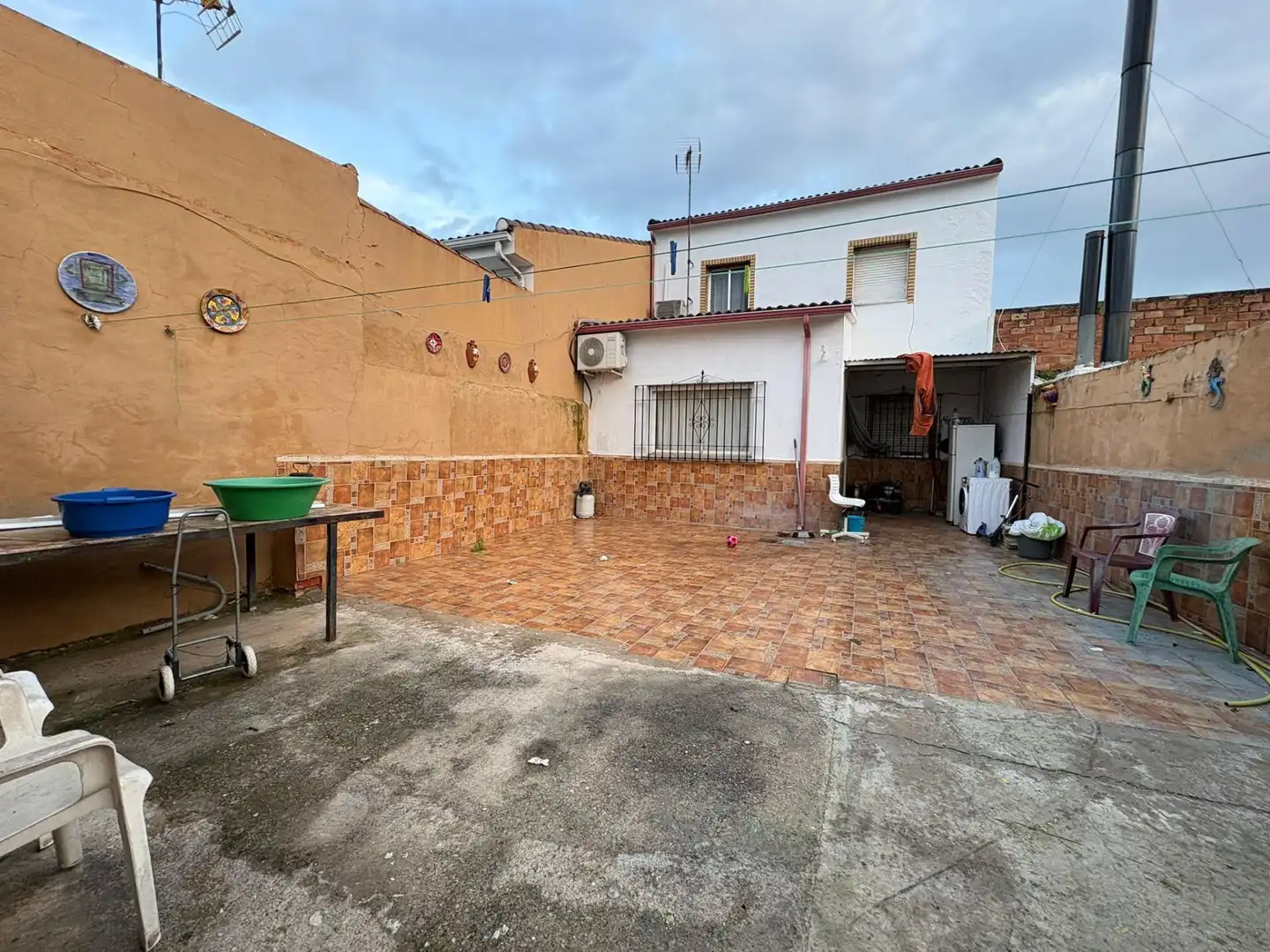 Vista exterior de Casa o xalet en venda en Periurbano Oeste - Sierra