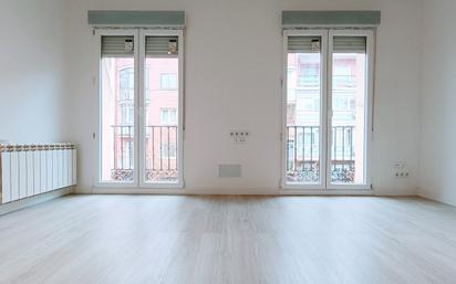 Flat to rent in  Madrid Capital  with Air Conditioner, Heating and Oven