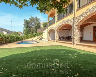 Vista exterior de Casa o xalet de lloguer en Teià amb Calefacció, Jardí privat i Terrassa