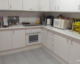 Kitchen of Flat for sale in Linares  with Air Conditioner, Heating and Oven