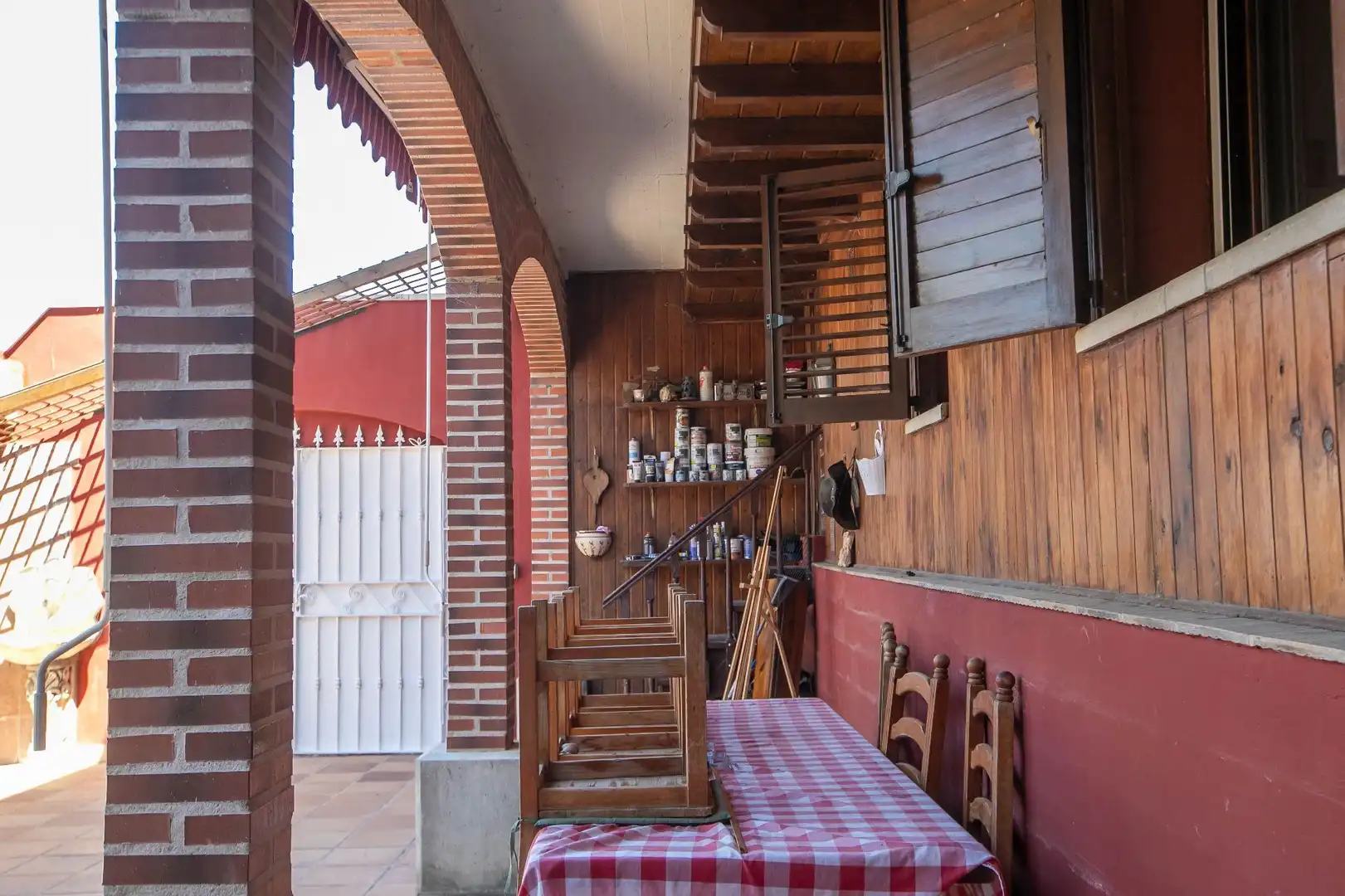 Houses for sale in Legarda  with Air Conditioner, Heating and Private garden