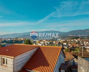 Vista exterior de Casa o xalet en venda en Pontevedra Capital  amb Calefacció, Jardí privat i Parquet