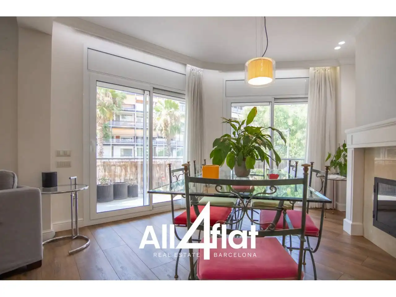 Exterior view of Flat for sale in Barcelona  with Air Conditioner, Heating and Parquet flooring