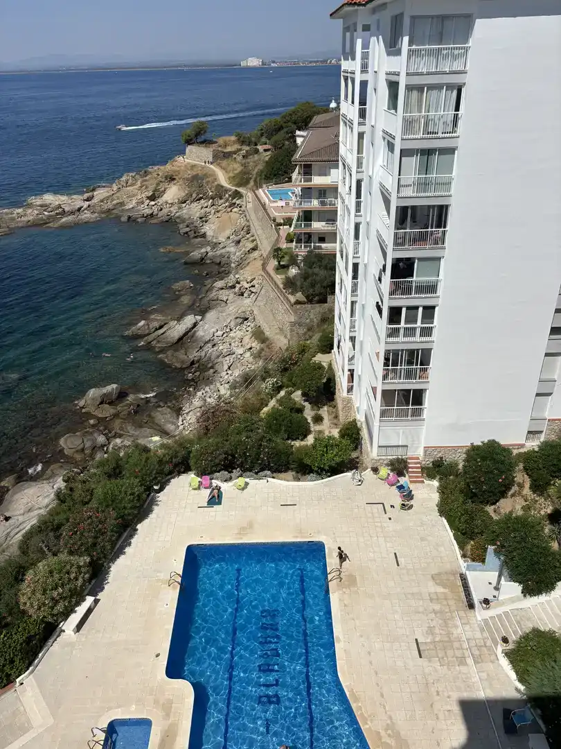 Piscina de Pis en venda en Roses amb Piscina i Balcó