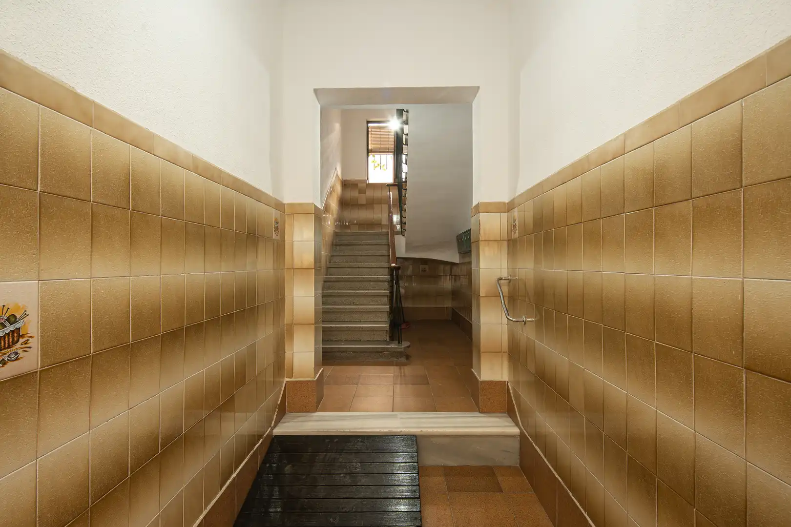 Wohnung zum Verkauf in Granada mit Parkett, Möbliert und Ofen