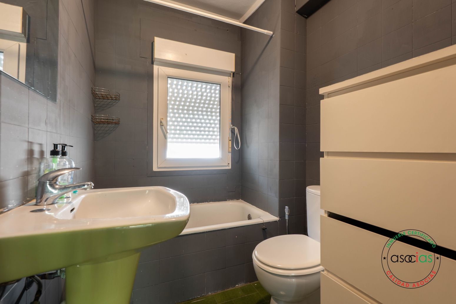 Bathroom of Flat for sale in Gijón   with Heating and Balcony