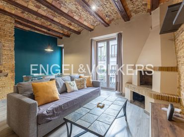 Flat with balcony to rent in Carrer de Cervantes