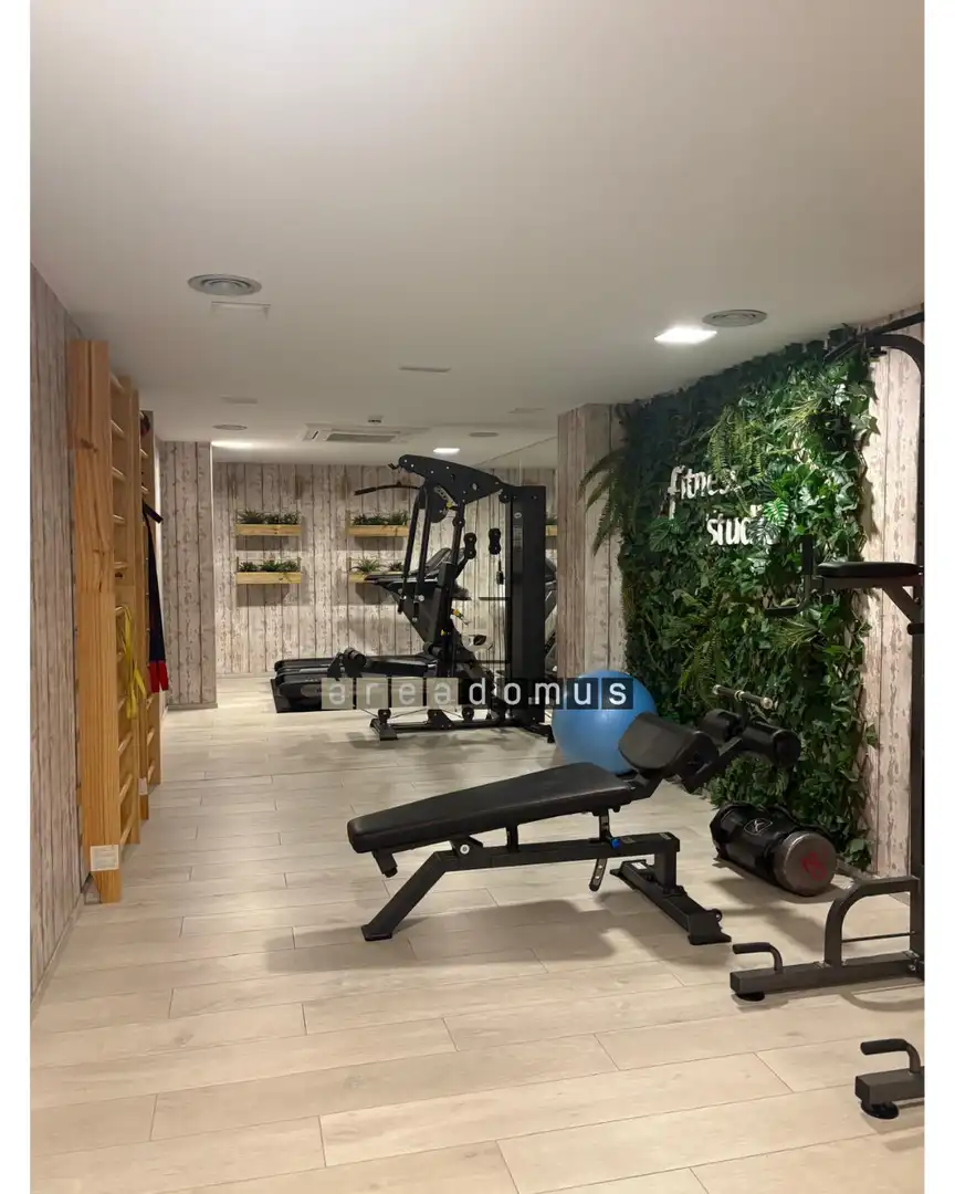 Piso en venta en Sant Feliu de Llobregat con Calefacción, Jardín privado y Piscina