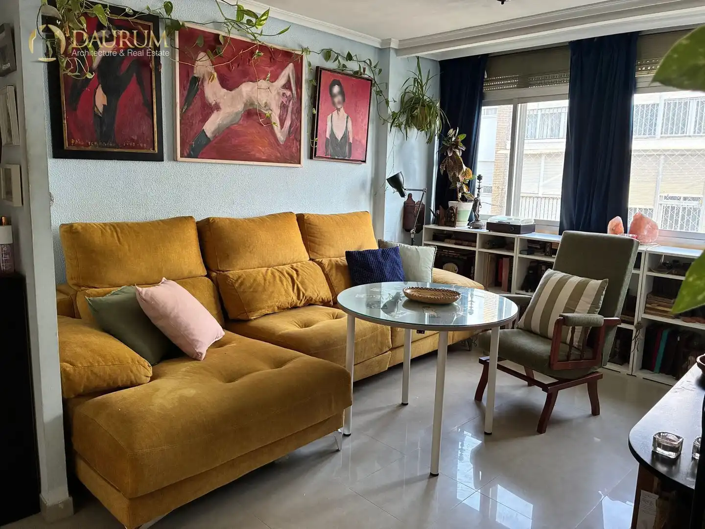 Living room of Flat for sale in Sevilla  with Air Conditioner and Furnished
