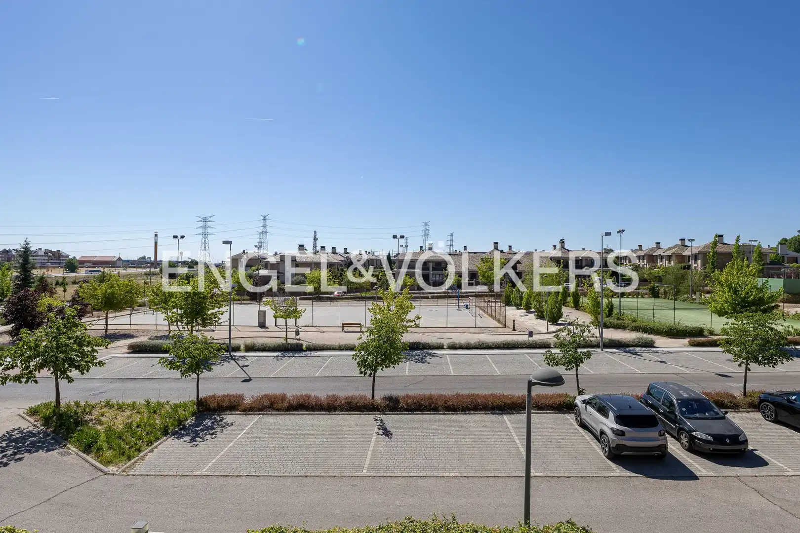 Terrasse von Einfamilien-Reihenhaus zum Verkauf in Majadahonda mit Klimaanlage, Heizung und Privatgarten